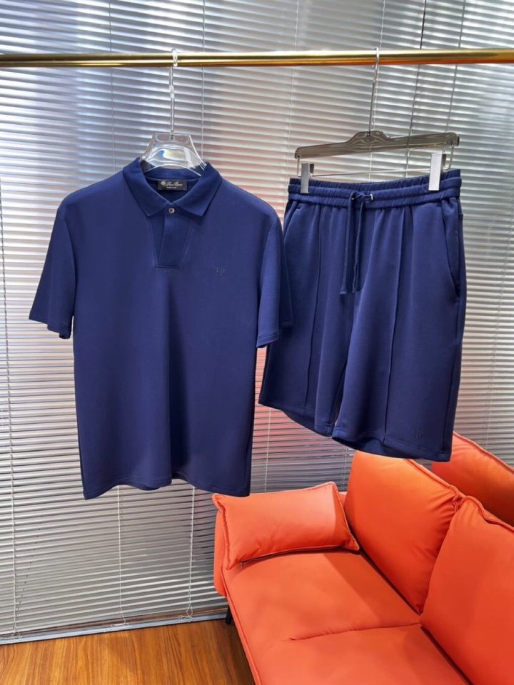 Костюм мужской спортивный