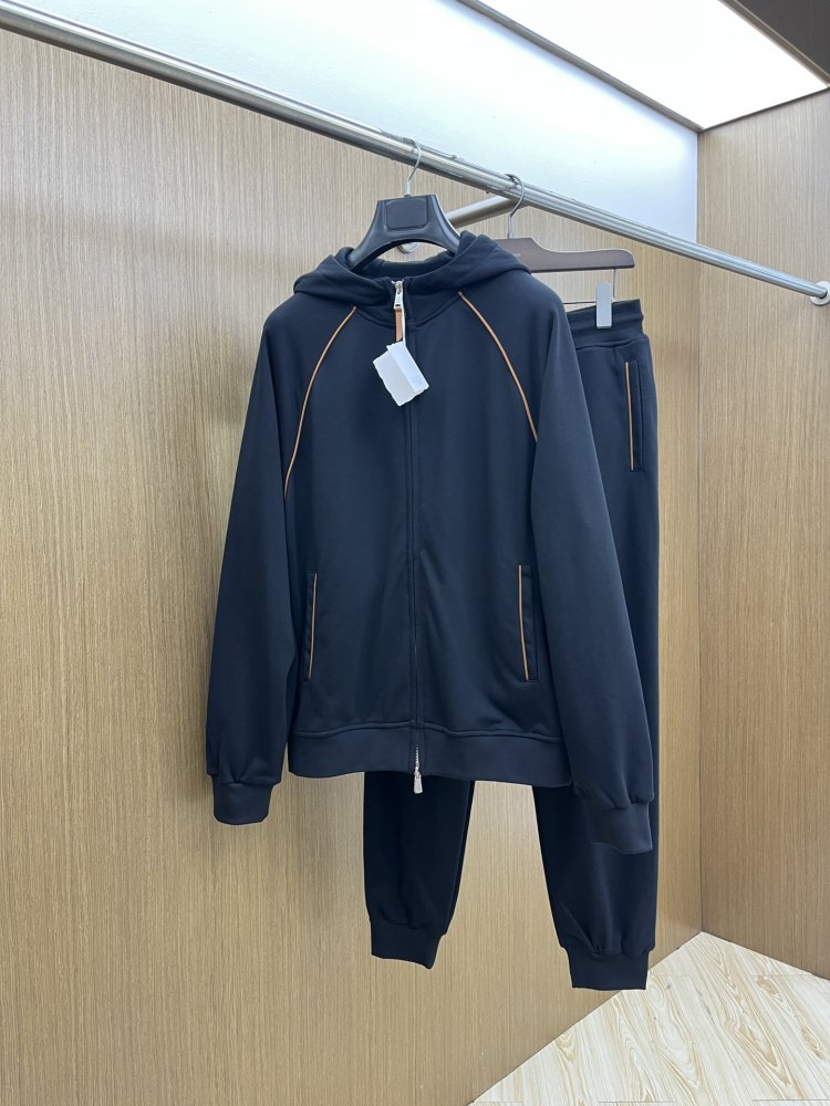 Костюм мужской спортивный