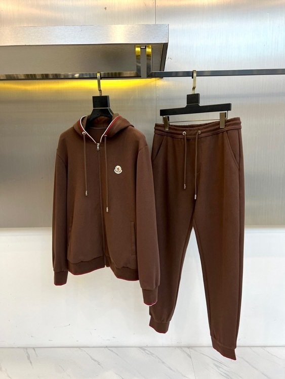 Костюм мужской спортивный