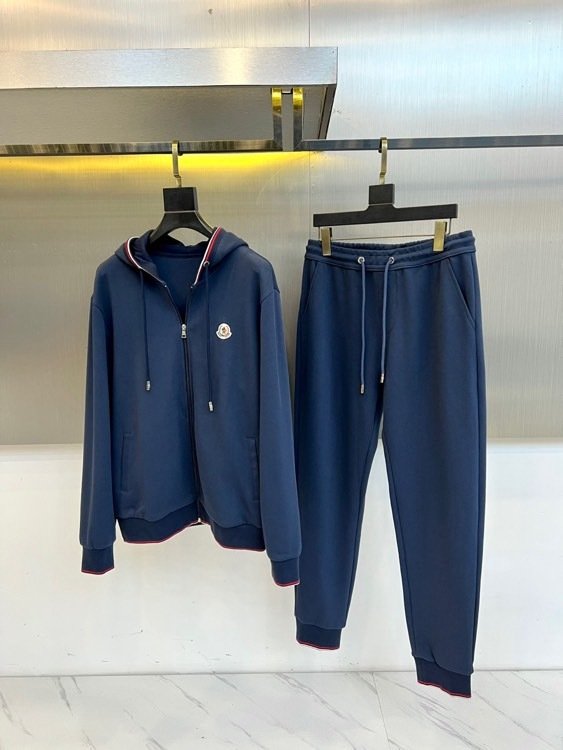 Костюм мужской спортивный