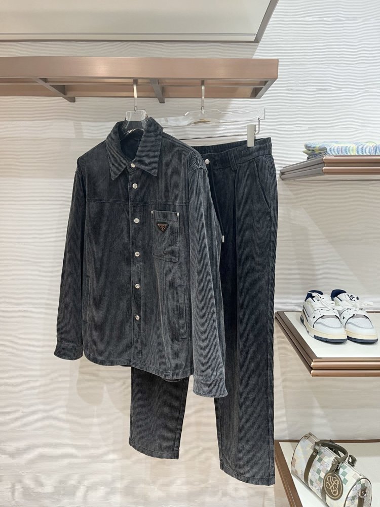 Костюм мужской