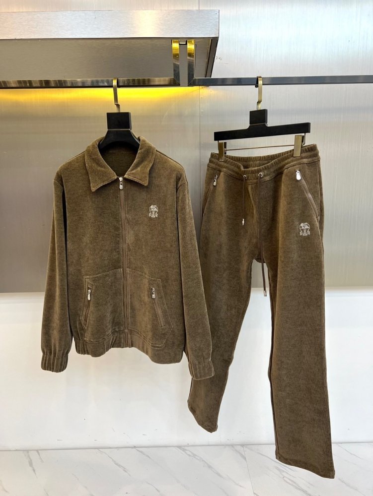 Костюм мужской