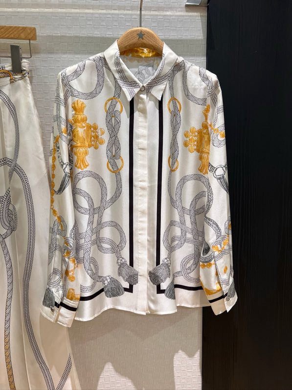 Костюм шелковый женский фото 2