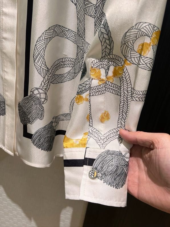 Костюм шелковый женский фото 3