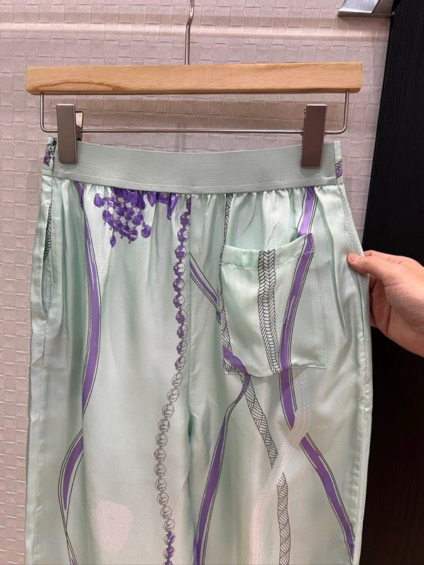 Костюм шелковый женский фото 3