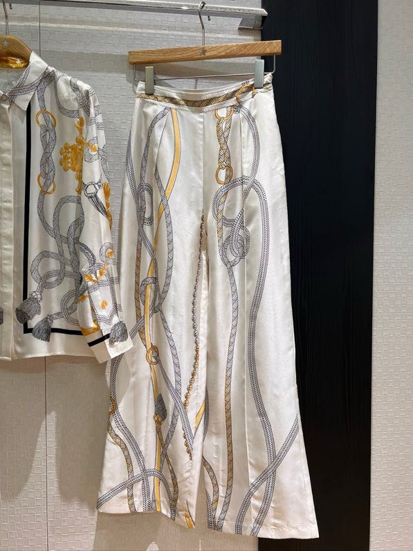 Костюм шелковый женский фото 4