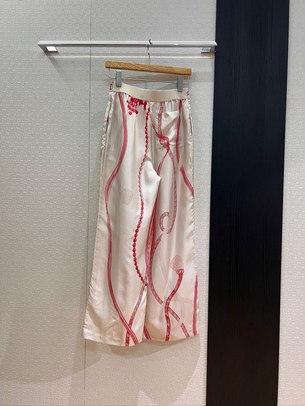 Костюм шелковый женский фото 7