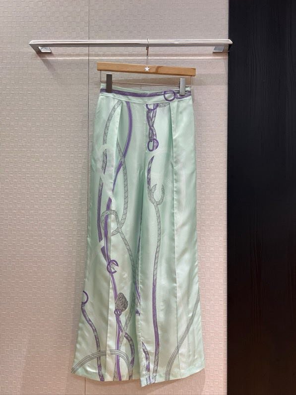 Костюм шелковый женский фото 7