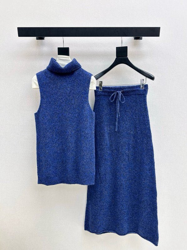 Костюм шерстяной женский