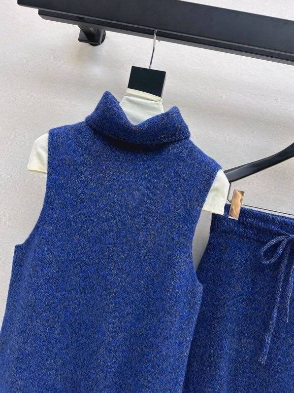 Костюм шерстяной женский фото 2