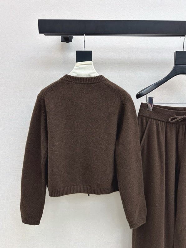 Костюм шерстяной женский фото 2