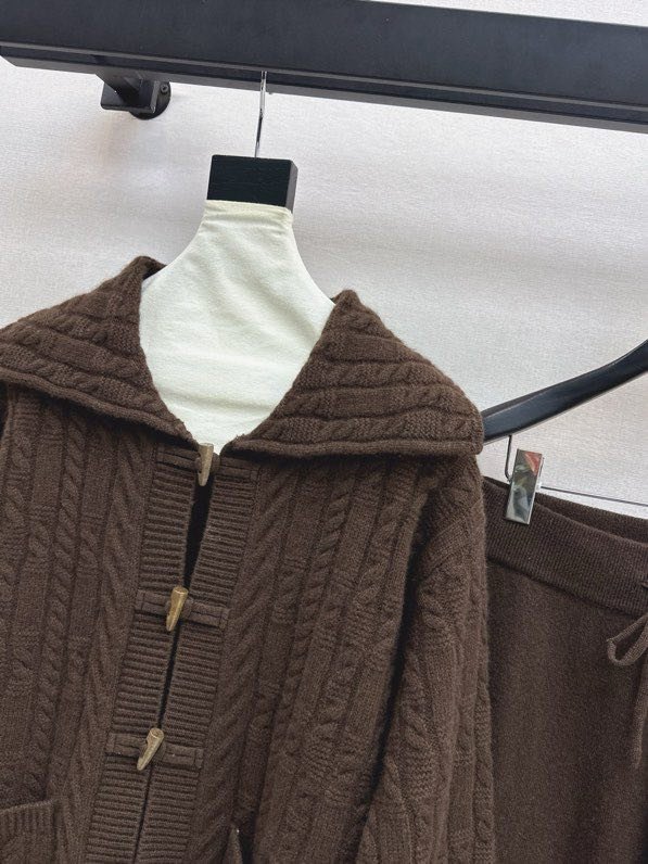 Костюм шерстяной женский фото 3