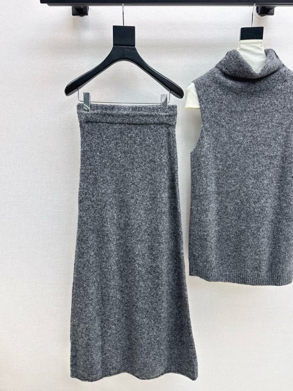 Костюм вовняний жіночий фото 4