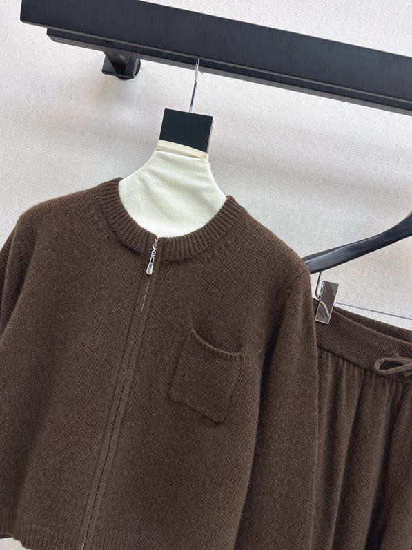 Костюм шерстяной женский фото 4