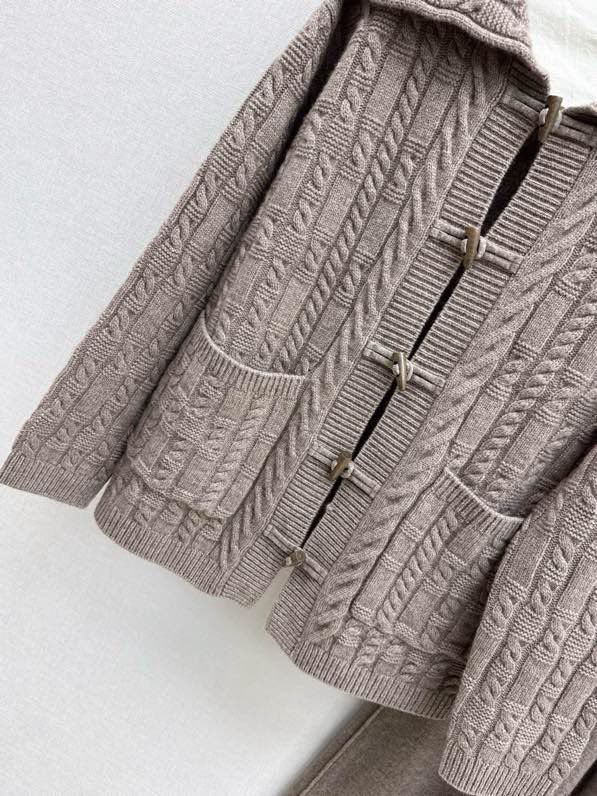 Костюм шерстяной женский фото 4