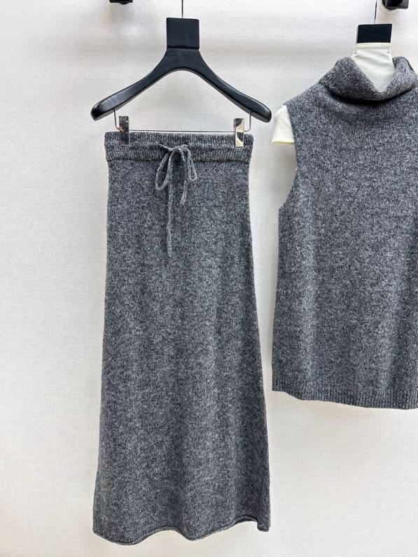 Костюм вовняний жіночий фото 5