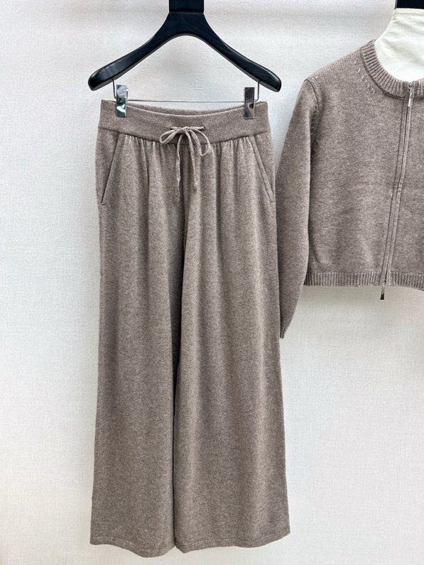 Костюм шерстяной женский фото 5