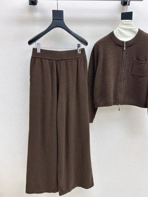 Костюм шерстяной женский фото 7