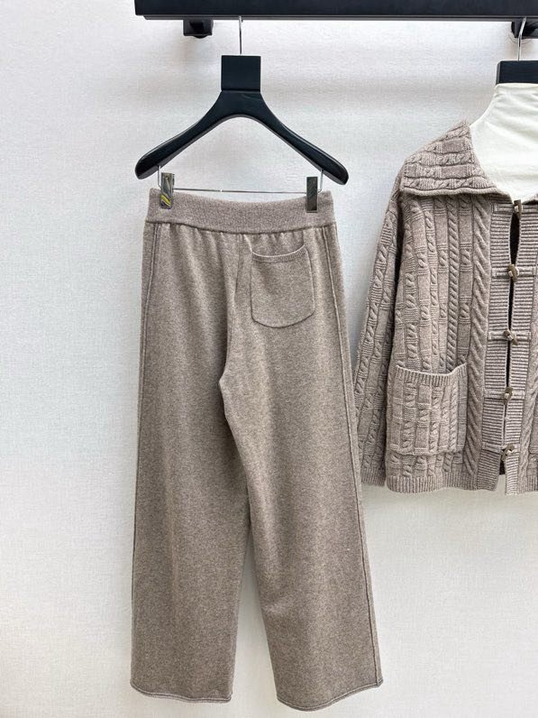 Костюм шерстяной женский фото 7