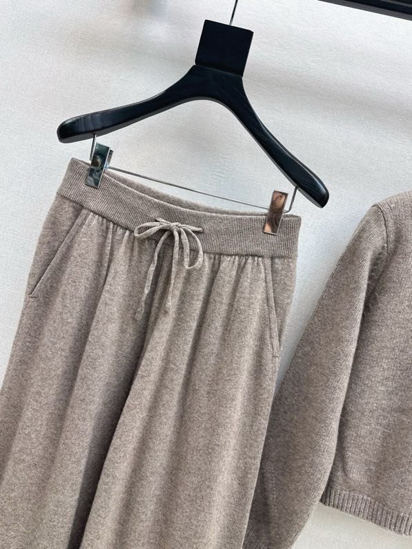 Костюм шерстяной женский фото 9