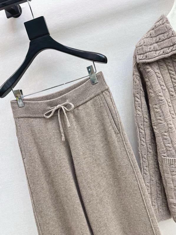 Костюм шерстяной женский фото 9