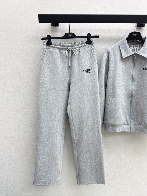 Костюм спортивный женский с двусторонней курткой фото 4