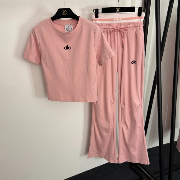 Костюм спортивный женский