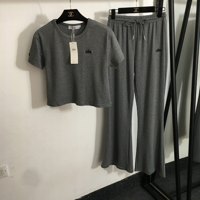 Костюм спортивный женский