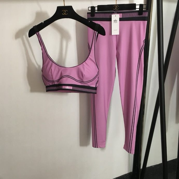 Костюм спортивний жіночий