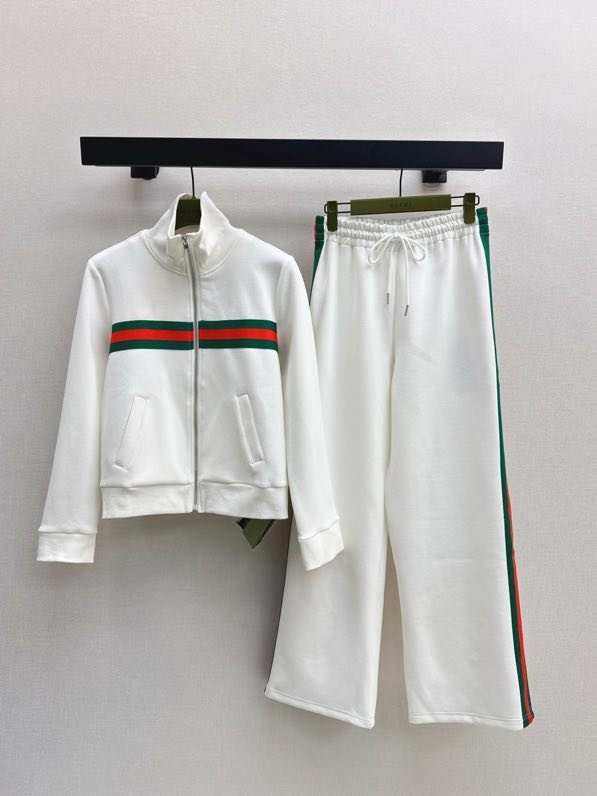 Костюм спортивный женский