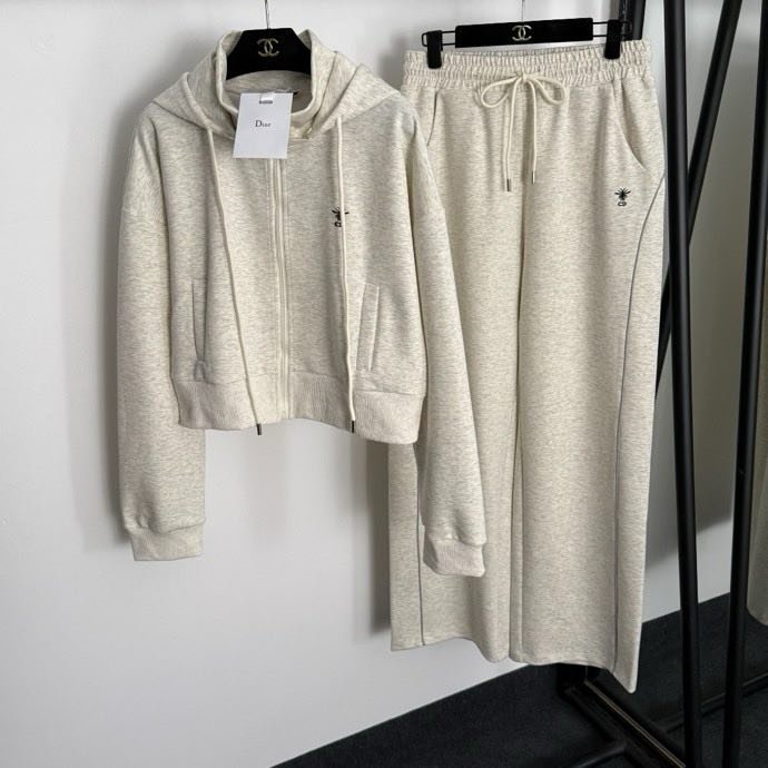 Костюм спортивный женский