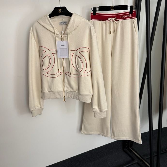 Костюм спортивный женский