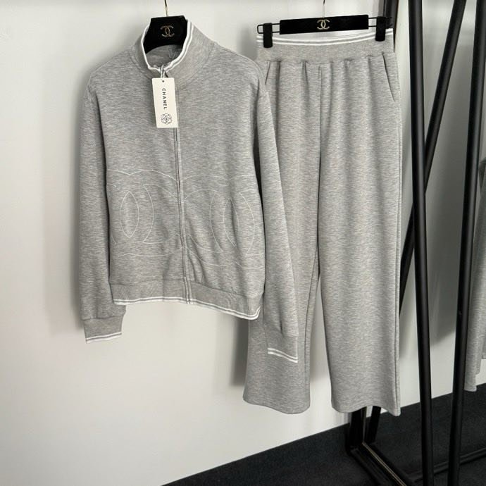 Костюм спортивный женский