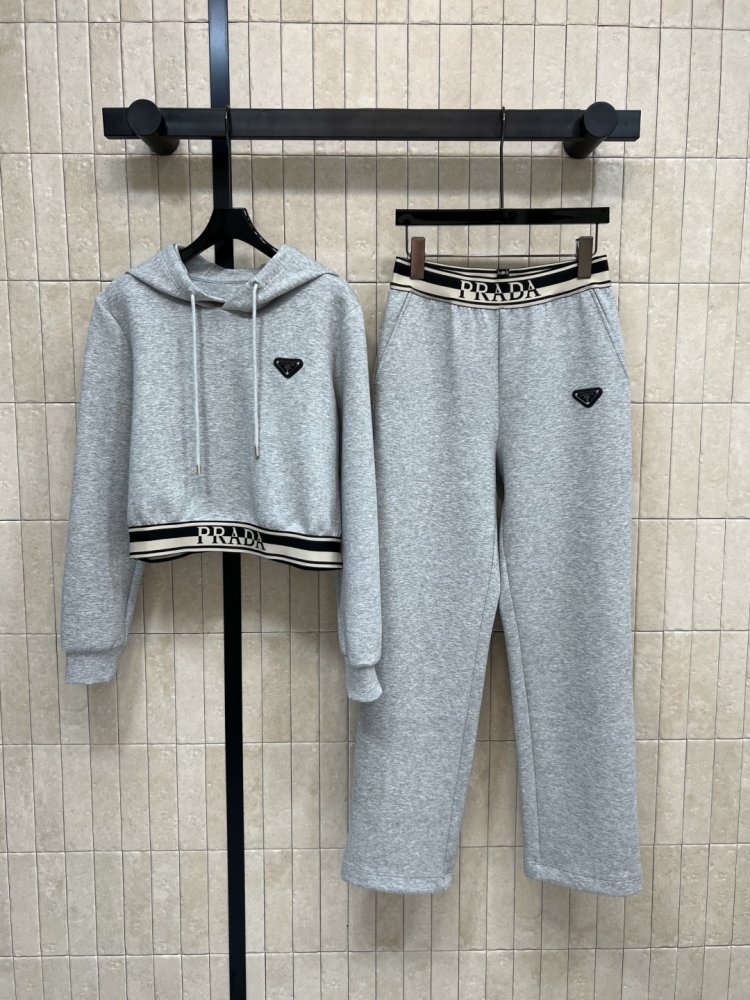 Костюм спортивный женский