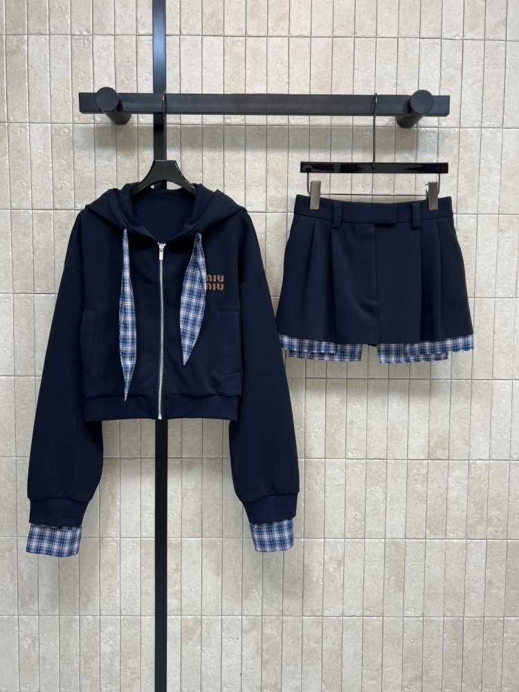 Костюм спортивный женский