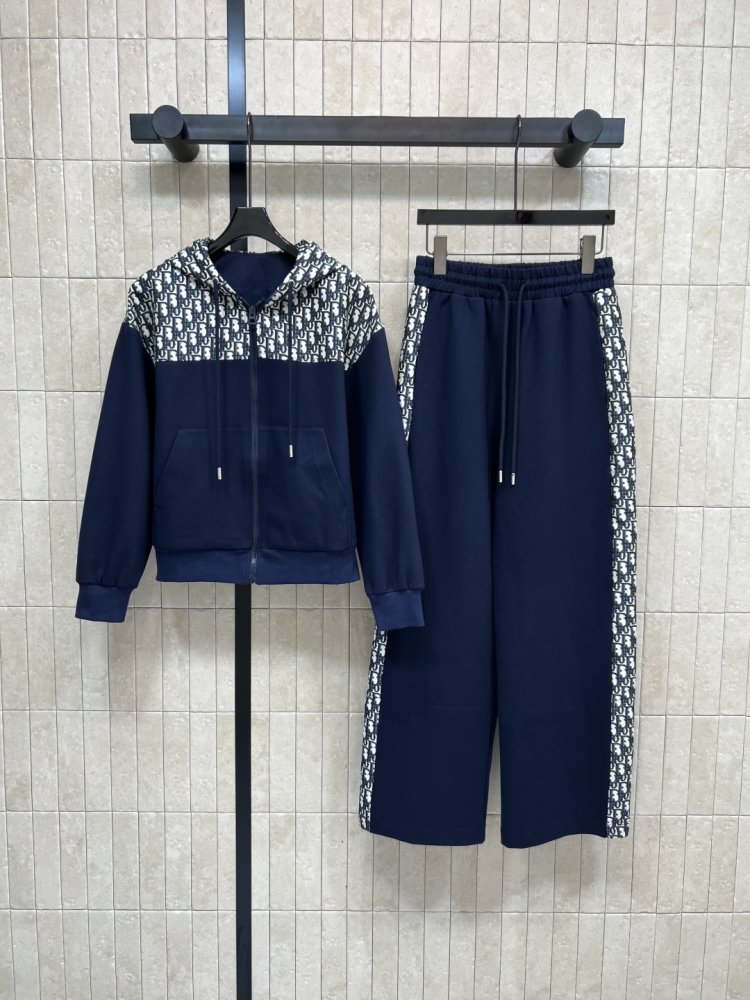 Костюм спортивний жіночий