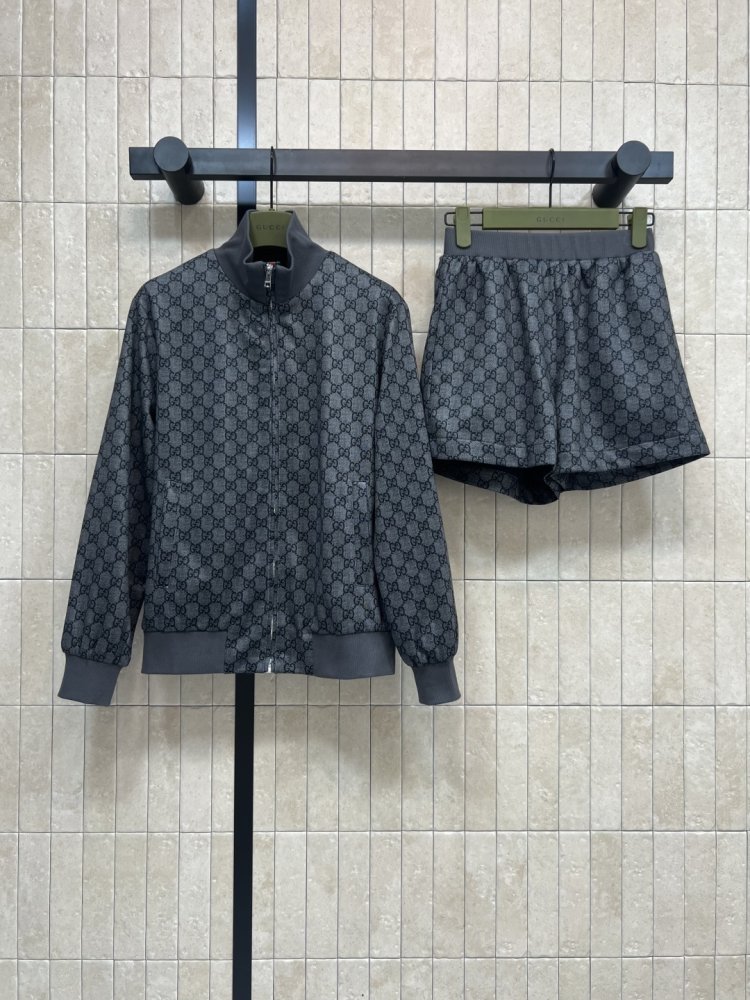 Костюм спортивный женский