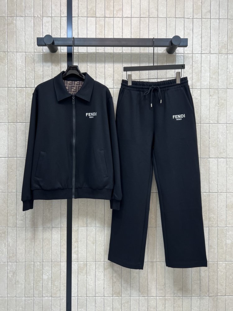 Костюм спортивный женский