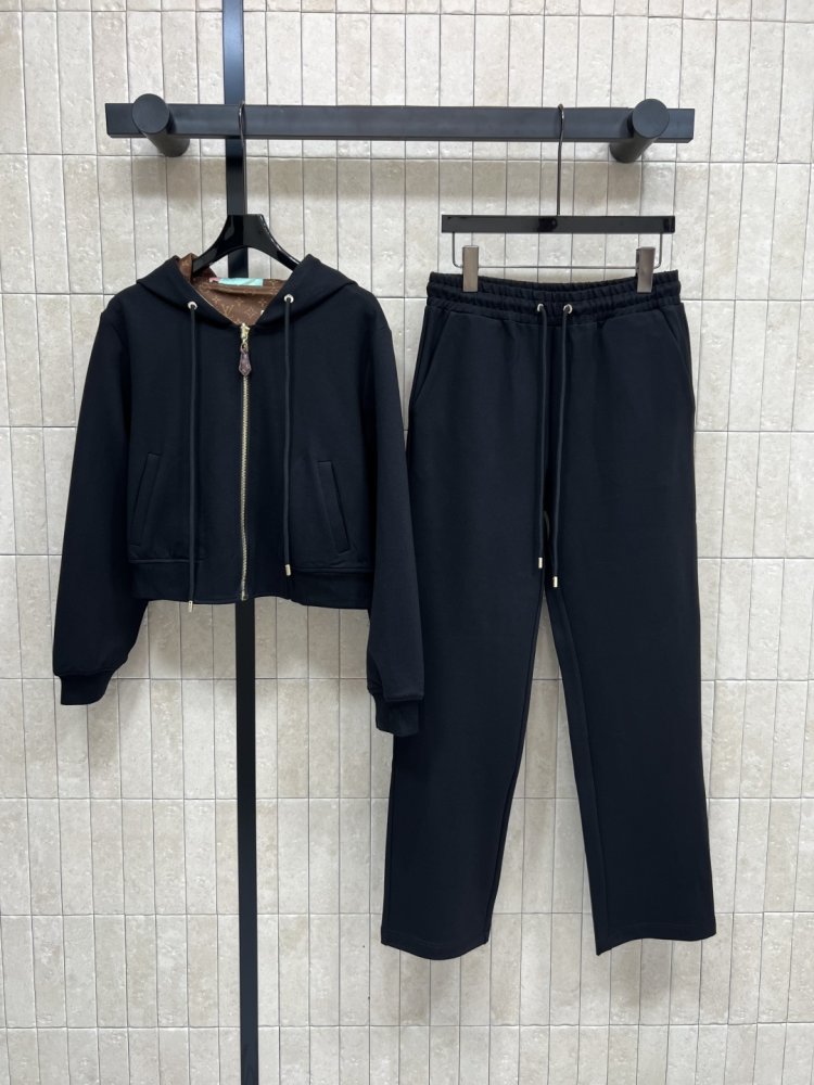 Костюм спортивный женский