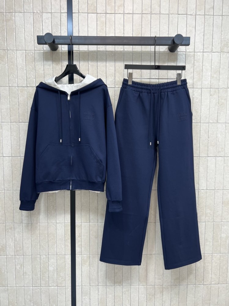 Костюм спортивний жіночий