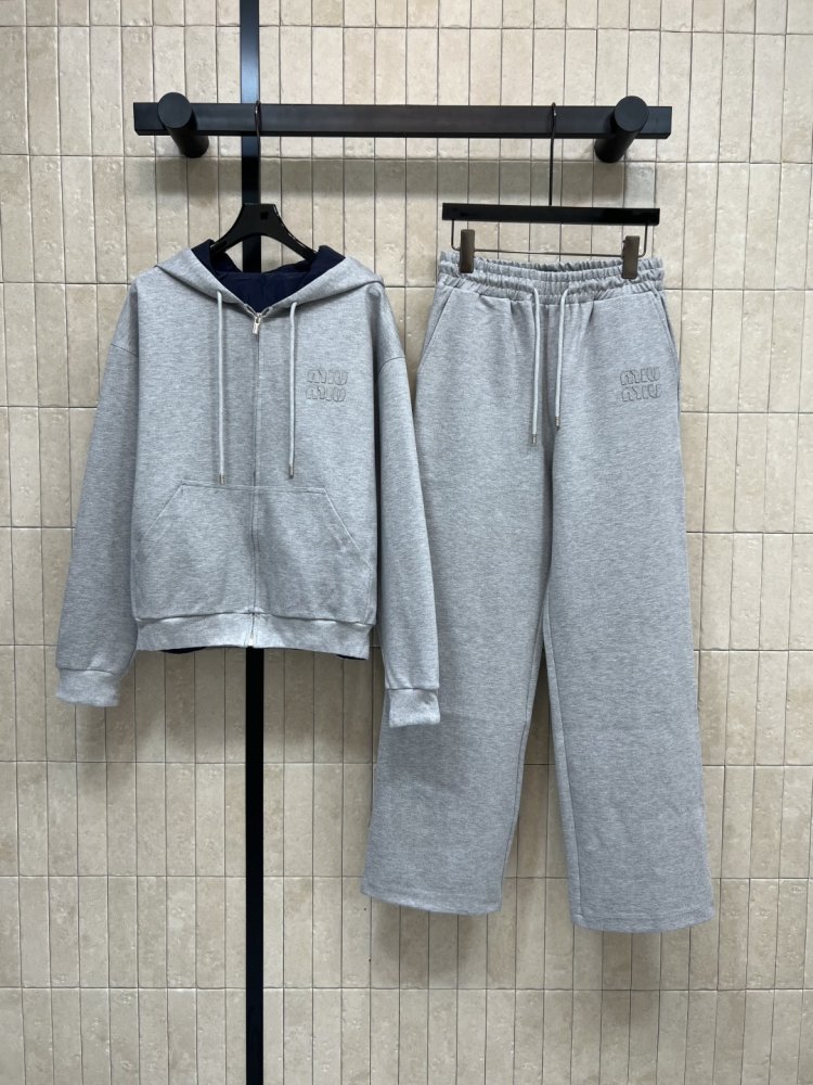 Костюм спортивний жіночий