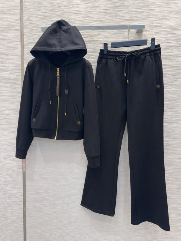 Костюм спортивный женский