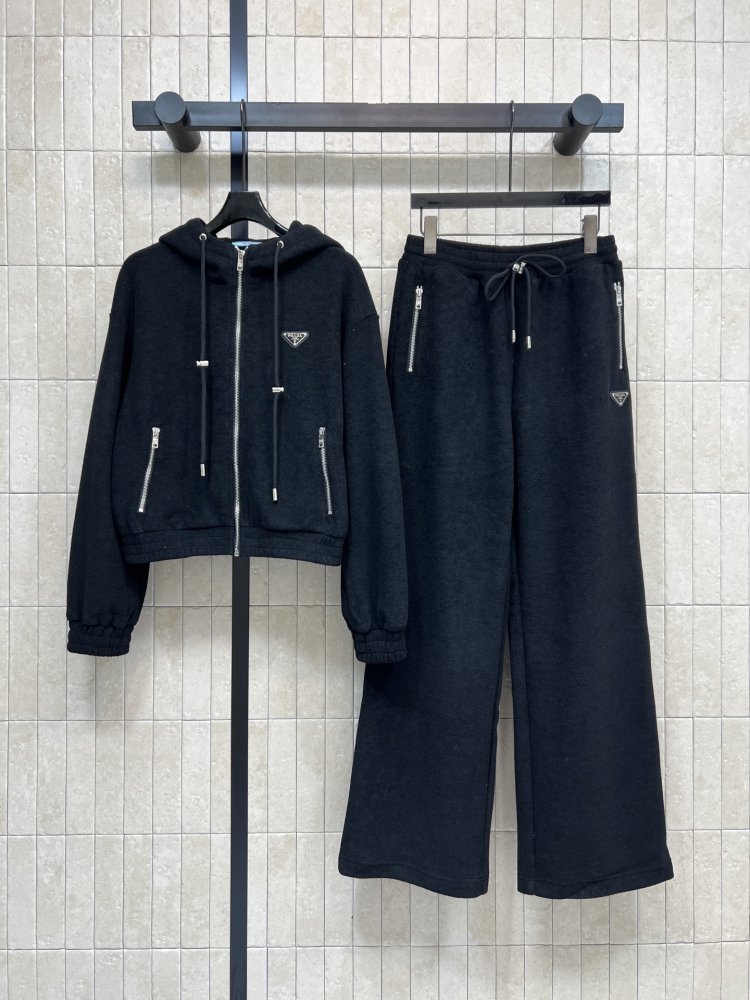 Костюм спортивний жіночий