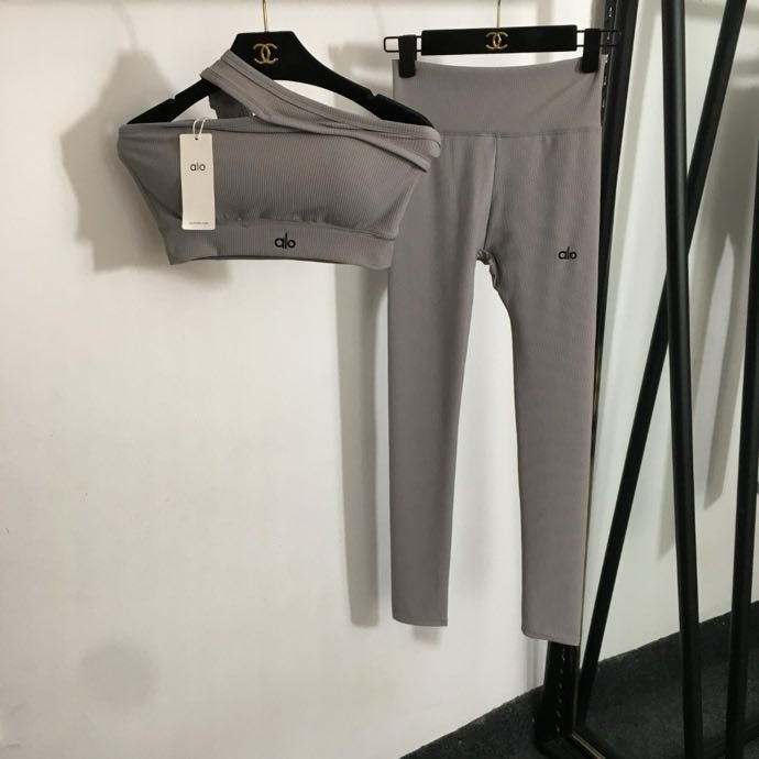 Костюм спортивный женский фото 3