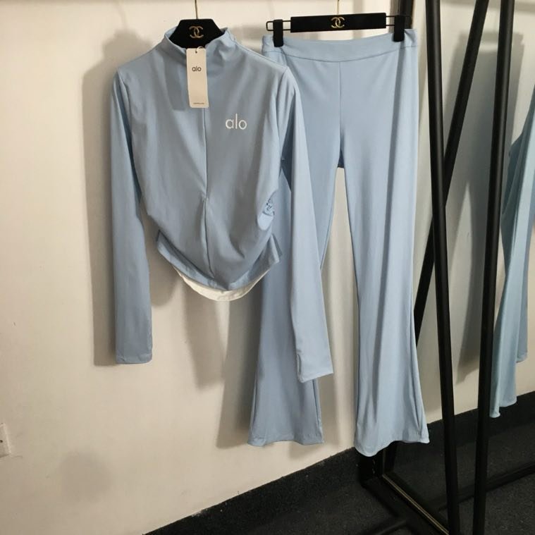 Костюм спортивный женский фото 3