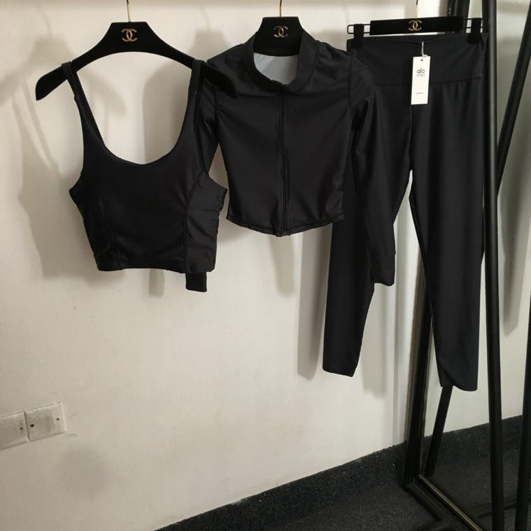 Costume sports female фото 3