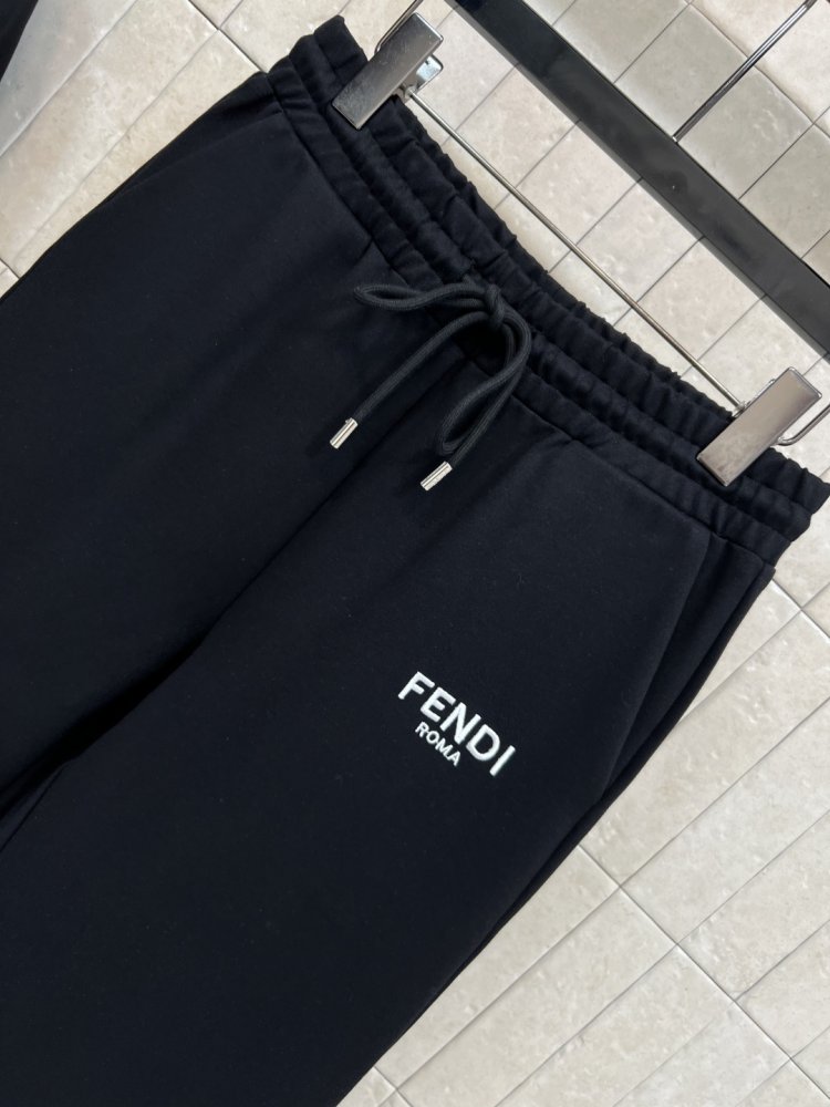 Костюм спортивный женский фото 4