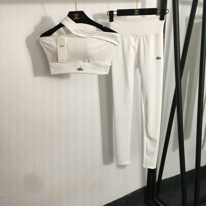 Костюм спортивный женский фото 6