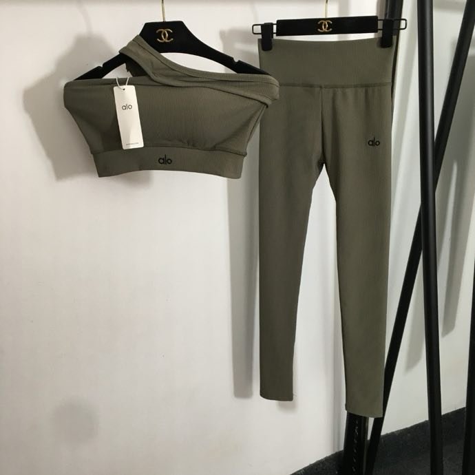 Костюм спортивный женский фото 7