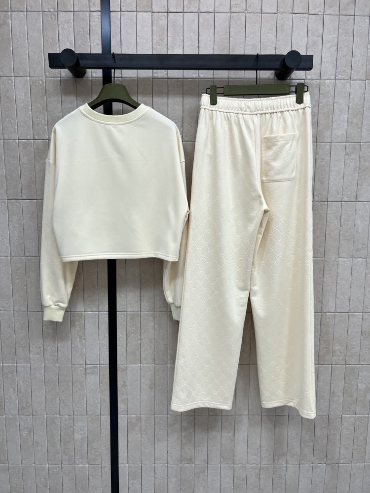 Костюм спортивный женский фото 7